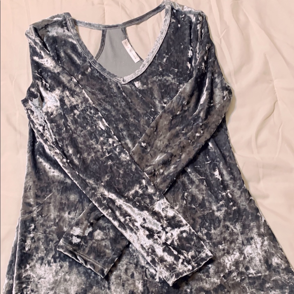 Silver stretch top.